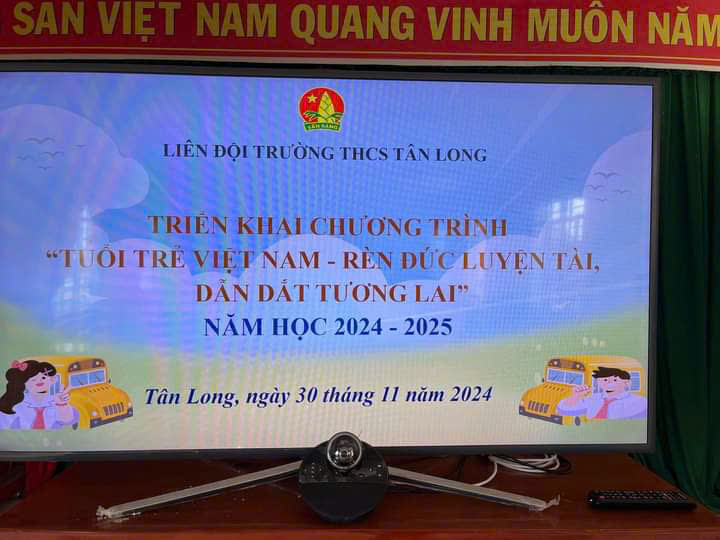 Ngày 30/11/2024 Liên đội Trường THCS Tân Long triển khai chương trình "Tuổi trẻ Việt Nam - Rèn đức luyện tài, dẫn dắt tương lai"